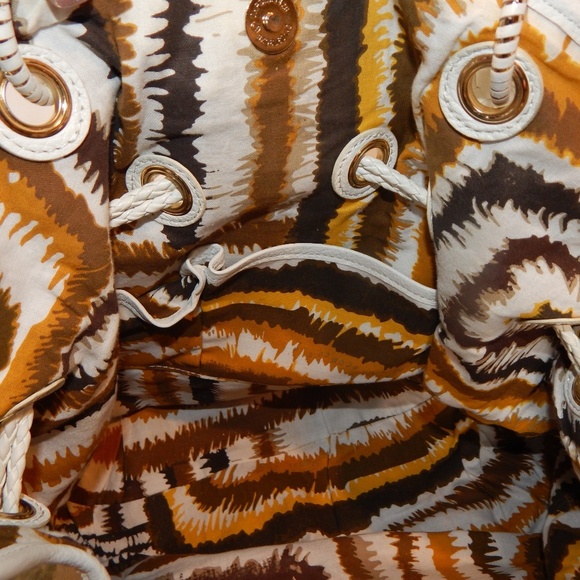 Elliott Lucca Large White Leather Handbag - Picture 8 of 8